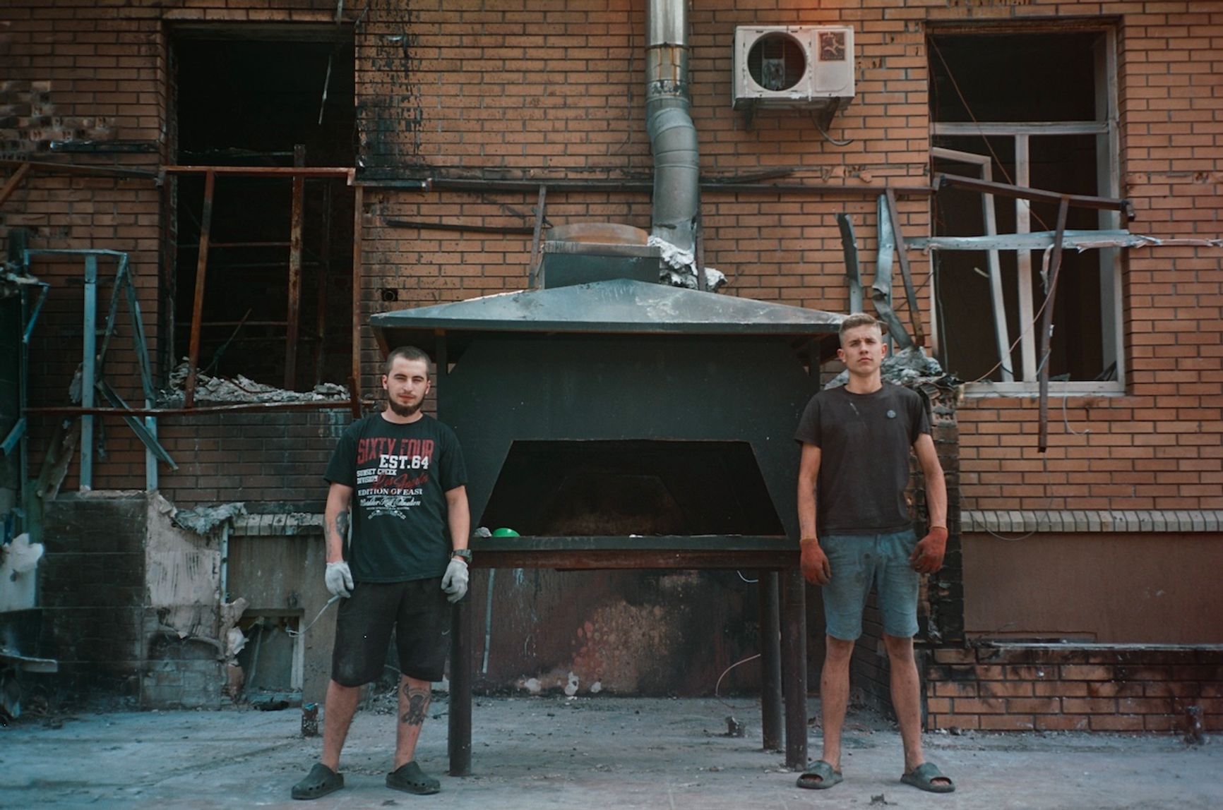 Тамерлан, 21 год (слева) и Рома, 17 лет (справа). Фото: Дарья Нилова